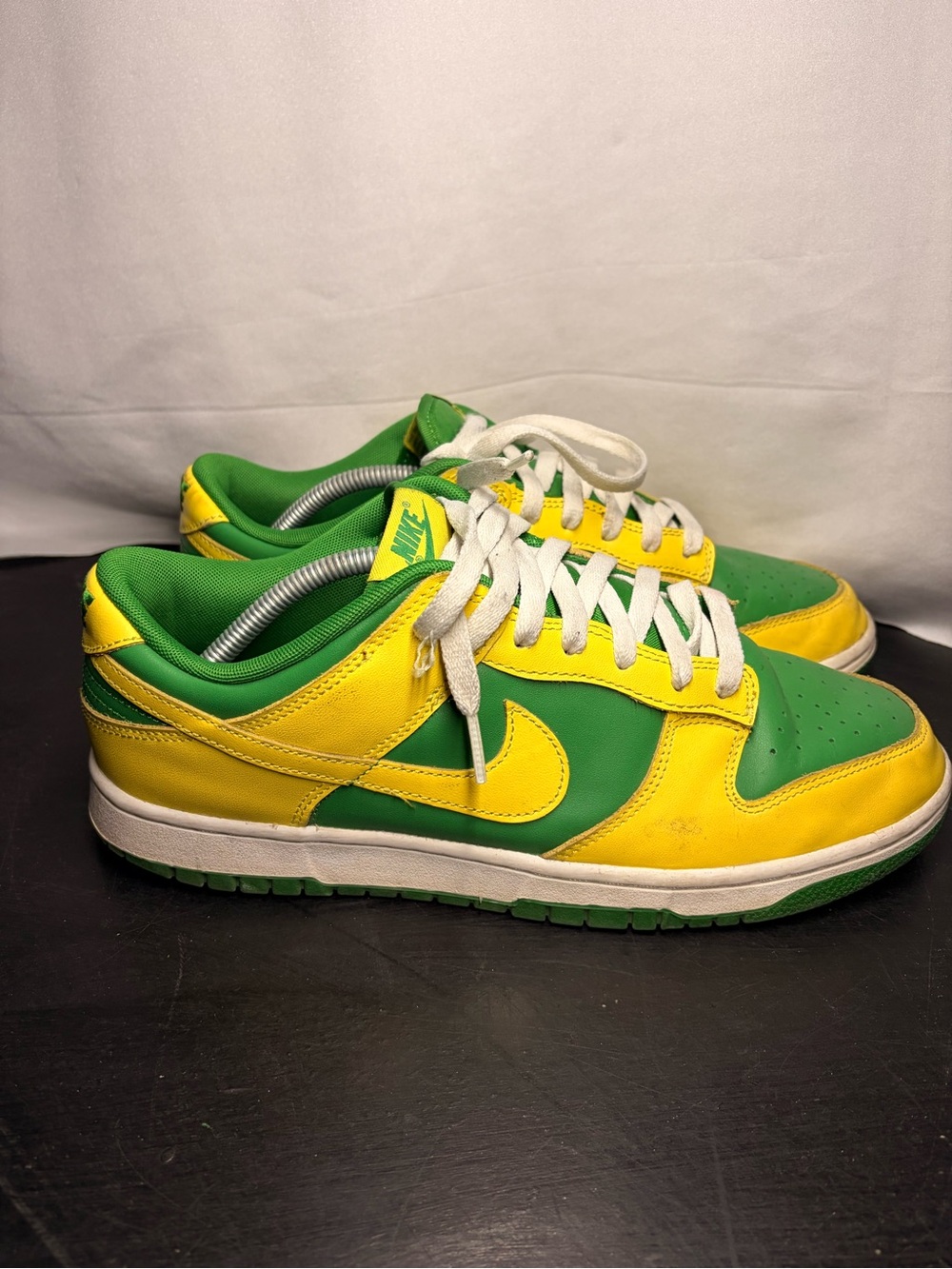 Nike Low-Top Sneakers in Green and Yellow